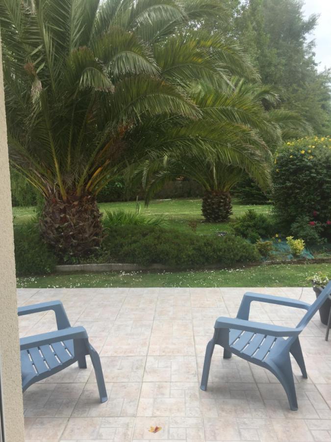 Cote Jardin Des Charmilles Bed & Breakfast Quettehou Exterior photo